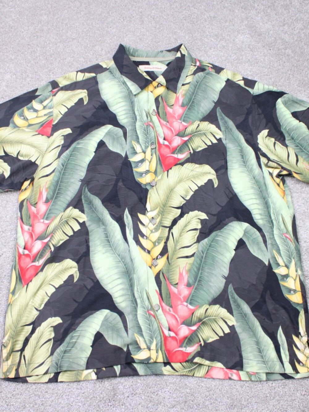 Tommy Bahama Camp Shirt Mens XL Black/Green Floral Silk Loop Collar Short Sleeve